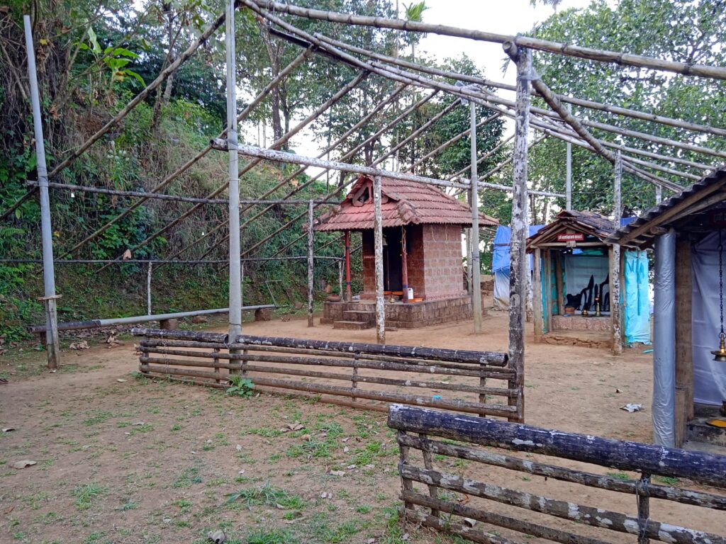 Sri. Karinchamundi Devasthanam Kottathalachi